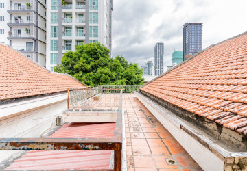 10 Room Commercial Villa For Rent - BKK1, Phnom Penh thumbnail