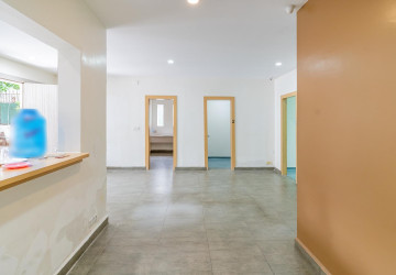 10 Room Commercial Villa For Rent - BKK1, Phnom Penh thumbnail