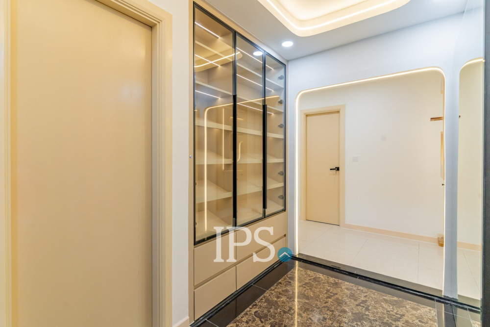 3 Bedroom Condo For Rent- De Castle Royal, BKK1, Phnom Penh - Image 30 3 Bedroom Condo For Rent- De Castle Royal, BKK1, Phnom Penh - Image 30