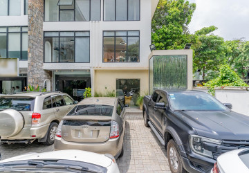 156 Sqm Retail Space For Rent - BKK1, Phnom Penh thumbnail