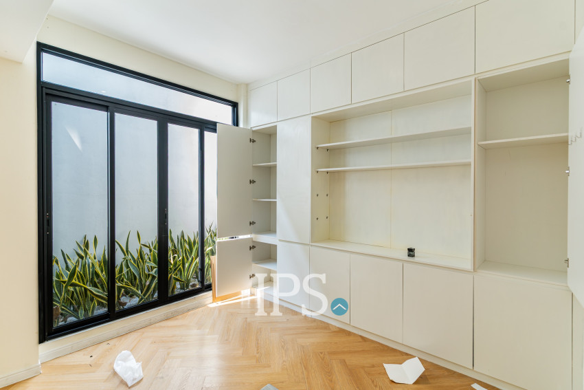 156 Sqm Retail Space For Rent - BKK1, Phnom Penh