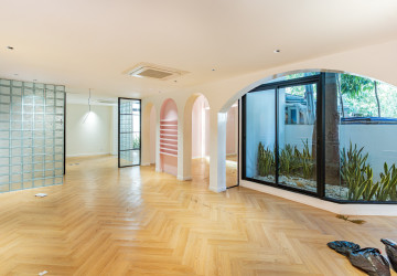 156 Sqm Retail Space For Rent - BKK1, Phnom Penh thumbnail