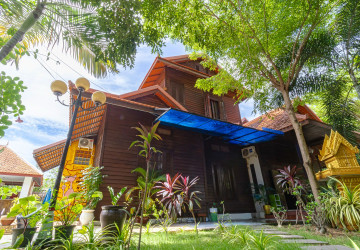 7 Bedroom Compound Villa For Rent - Sala Kamreuk, Siem Reap thumbnail