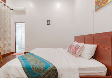 7 Bedroom Compound Villa For Rent - Sala Kamreuk, Siem Reap thumbnail