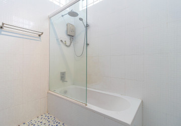 7 Bedroom Compound Villa For Rent - Sala Kamreuk, Siem Reap thumbnail