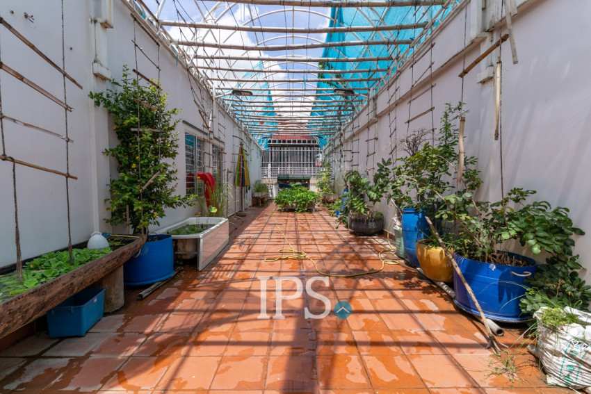 3 Bedroom Shophouse For Rent - Russey Keo, Phnom Penh