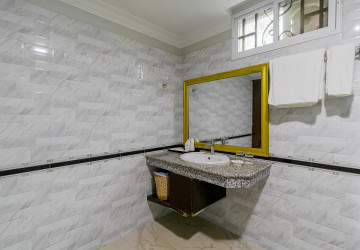 1 Bedroom Apartment For Rent - Svay Dangkum, Siem Reap thumbnail