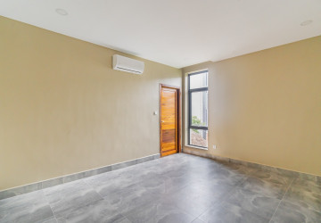 4 Bedroom Villa For Sale - Borey Williams Angkor Chey, Snaor, Phnom Penh thumbnail