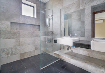 4 Bedroom Villa For Sale - Borey Williams Angkor Chey, Snaor, Phnom Penh thumbnail