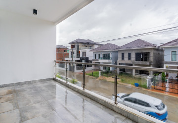 4 Bedroom Villa For Sale - Borey Williams Angkor Chey, Snaor, Phnom Penh thumbnail