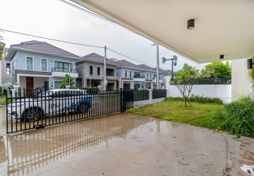 4 Bedroom Villa For Sale - Borey Williams Angkor Chey, Snaor, Phnom Penh thumbnail