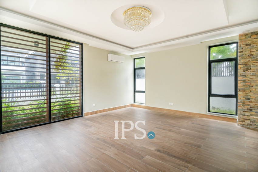 4 Bedroom Villa For Sale - Borey Williams Angkor Chey, Snaor, Phnom Penh