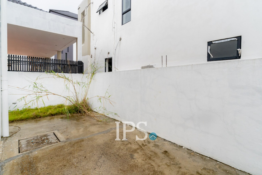 4 Bedroom Villa For Sale - Borey Williams Angkor Chey, Snaor, Phnom Penh