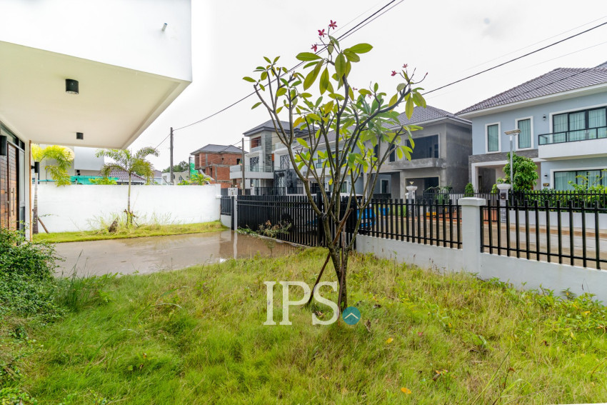 4 Bedroom Villa For Sale - Borey Williams Angkor Chey, Snaor, Phnom Penh