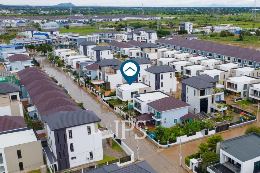 4 Bedroom Villa For Sale - Borey Williams Angkor Chey, Snaor, Phnom Penh