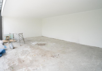 44 Sqm Retail Space For Rent - Chakto Mukh, Phnom Penh thumbnail