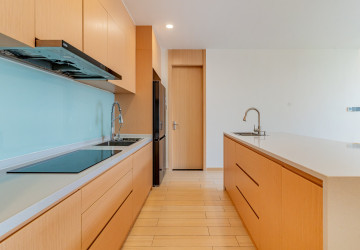 Duplex 3 Bedroom Condo For Rent - Platinum 352, BKK1, Phnom Penh thumbnail