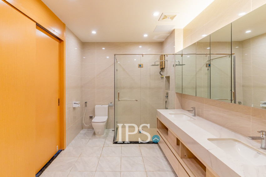 Duplex 3 Bedroom Condo For Rent - Platinum 352, BKK1, Phnom Penh