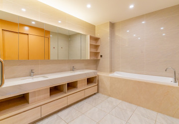 Duplex 3 Bedroom Condo For Rent - Platinum 352, BKK1, Phnom Penh thumbnail