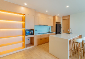 Duplex 3 Bedroom Condo For Rent - Platinum 352, BKK1, Phnom Penh thumbnail