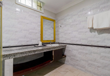 1 Bedroom Apartment For Rent - Svay Dangkum, Siem Reap thumbnail