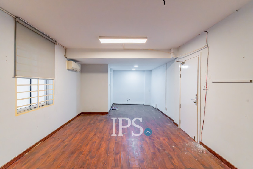 648 Sqm Commercial Building For Rent - Tumnob Tuek, BKK, Phnom Penh