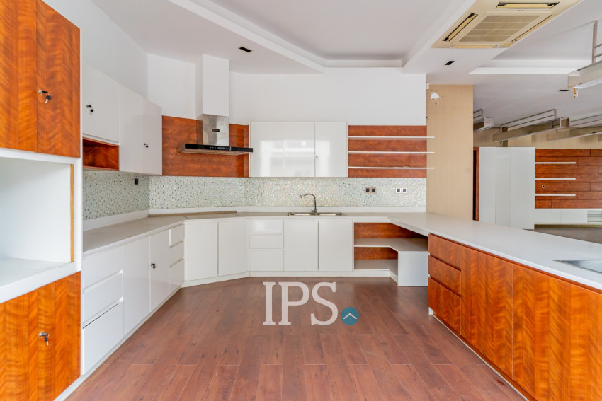 648 Sqm Commercial Building For Rent - Tumnob Tuek, BKK, Phnom Penh