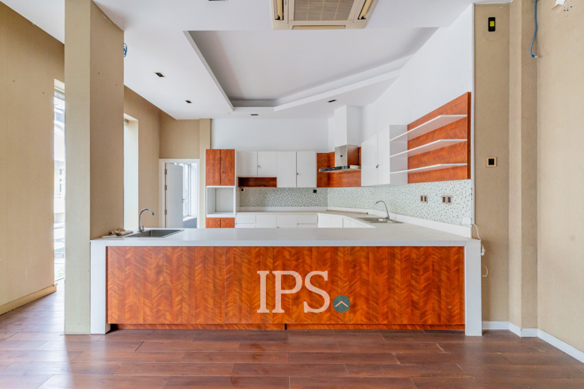 648 Sqm Commercial Building For Rent - Tumnob Tuek, BKK, Phnom Penh