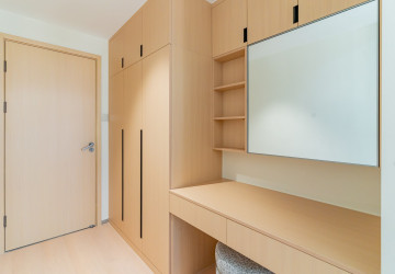 3 Bedroom Condo For Rent - Le Conde, BKK1, Phnom Penh thumbnail