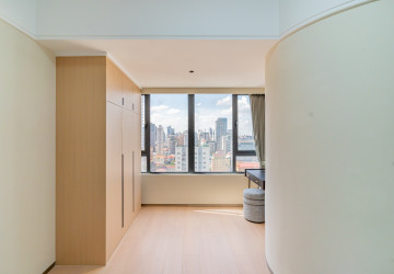 3 Bedroom Condo For Rent - Le Conde, BKK1, Phnom Penh thumbnail