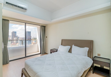 3 Bedroom Condo For Rent - Le Conde, BKK1, Phnom Penh thumbnail