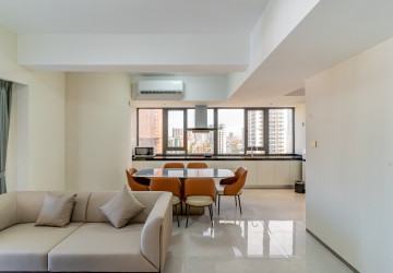 3 Bedroom Condo For Rent - Le Conde, BKK1, Phnom Penh thumbnail