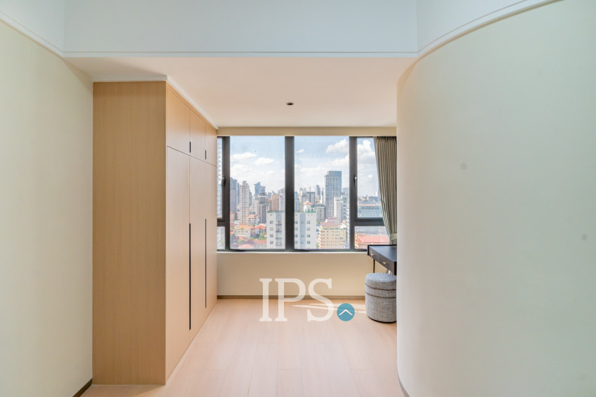 3 Bedroom Condo For Rent - Le Conde, BKK1, Phnom Penh