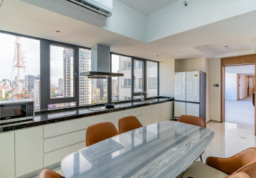 3 Bedroom Condo For Rent - Le Conde, BKK1, Phnom Penh thumbnail