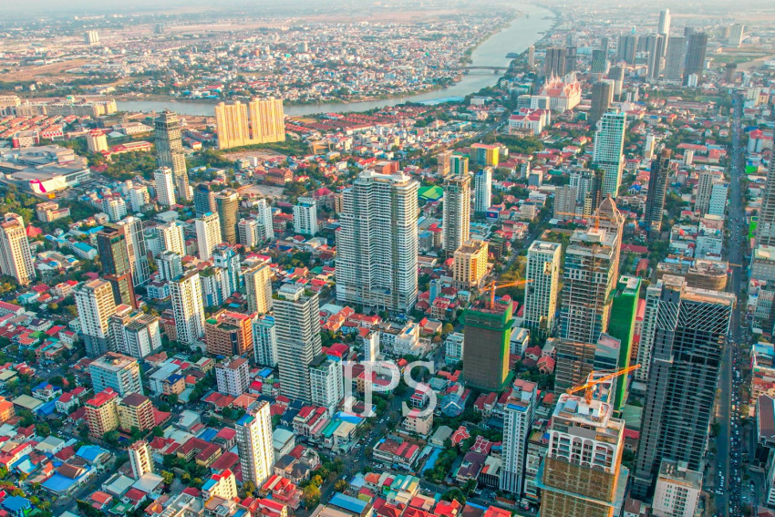 3 Bedroom Condo For Rent - Le Conde, BKK1, Phnom Penh