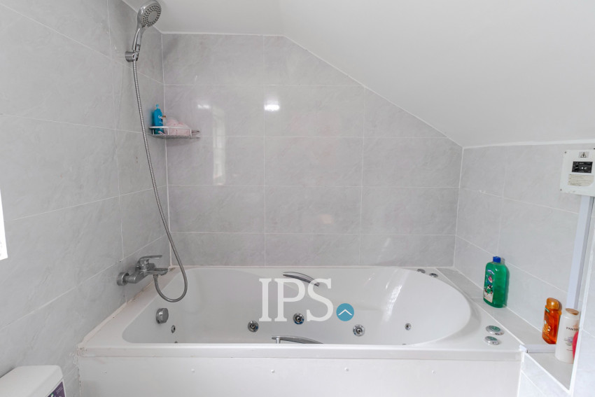 4 Bedroom House For Sale - Svay Dangkum, Siem Reap