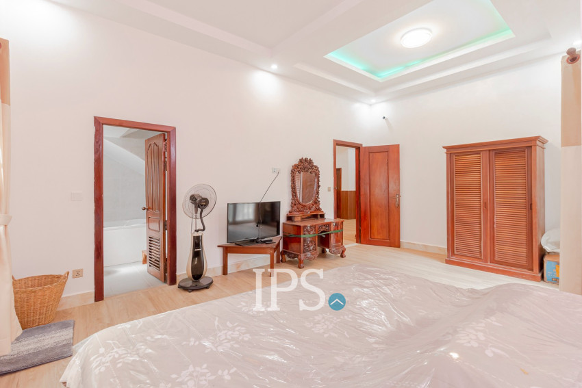 4 Bedroom House For Sale - Svay Dangkum, Siem Reap