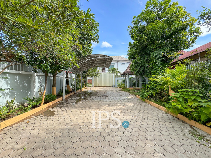 4 Bedroom House For Sale - Svay Dangkum, Siem Reap