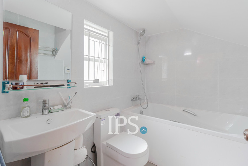 4 Bedroom House For Sale - Svay Dangkum, Siem Reap