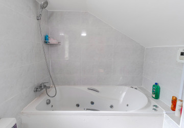 4 Bedroom House For Sale - Svay Dangkum, Siem Reap thumbnail