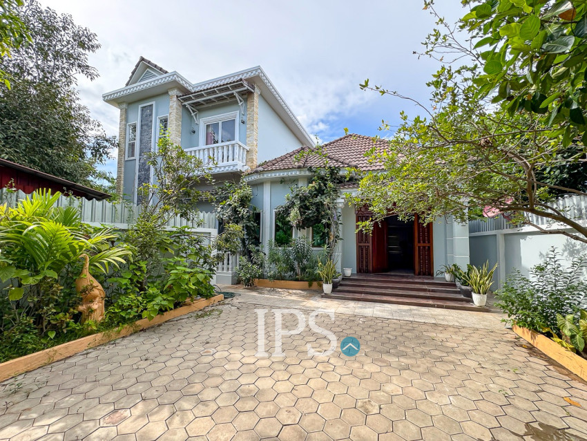 4 Bedroom House For Sale - Svay Dangkum, Siem Reap