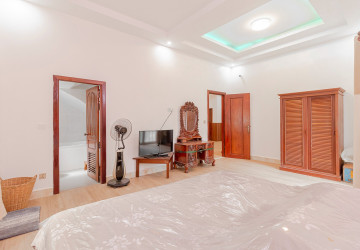 4 Bedroom House For Sale - Svay Dangkum, Siem Reap thumbnail