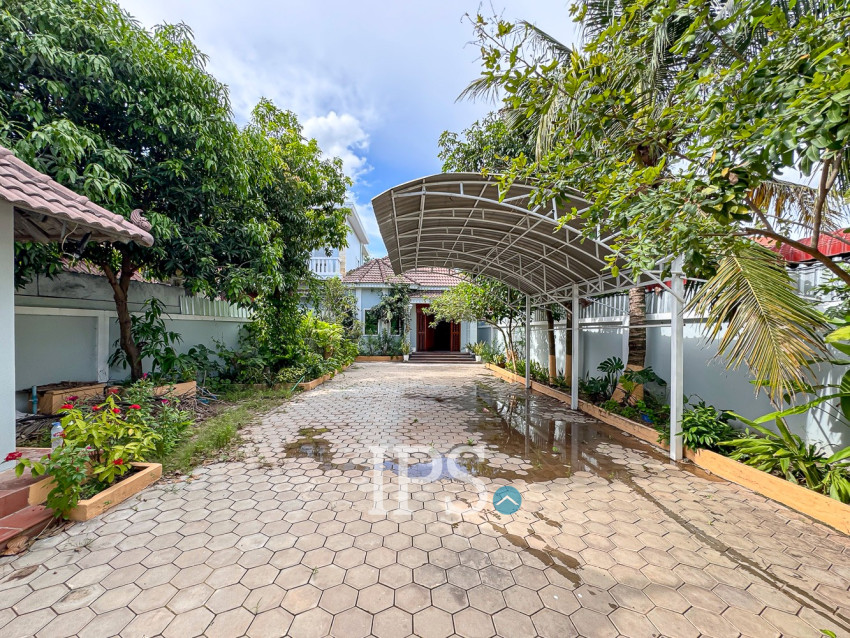 4 Bedroom House For Sale - Svay Dangkum, Siem Reap