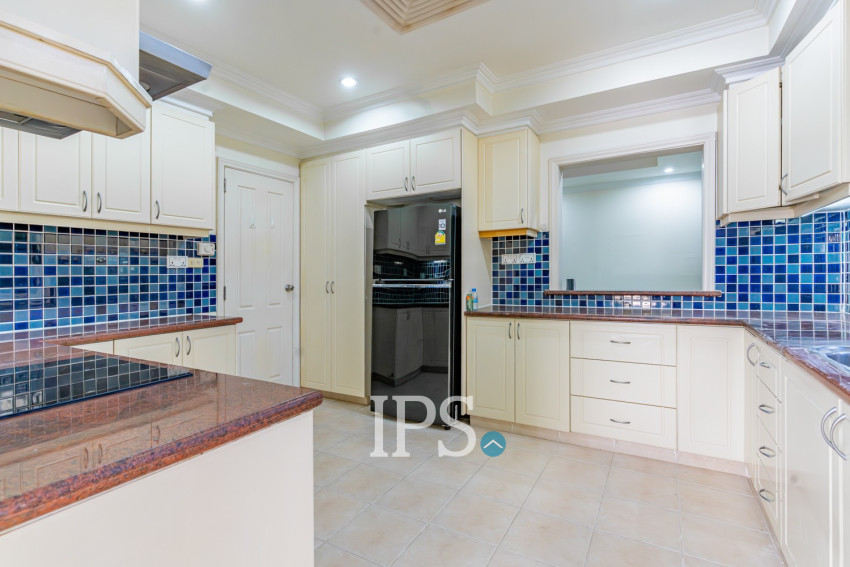 3 Bedroom Villa For Rent - Teuk Thla, Sen Sok, Phnom Penh