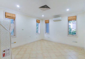 3 Bedroom Villa For Rent - Teuk Thla, Sen Sok, Phnom Penh thumbnail