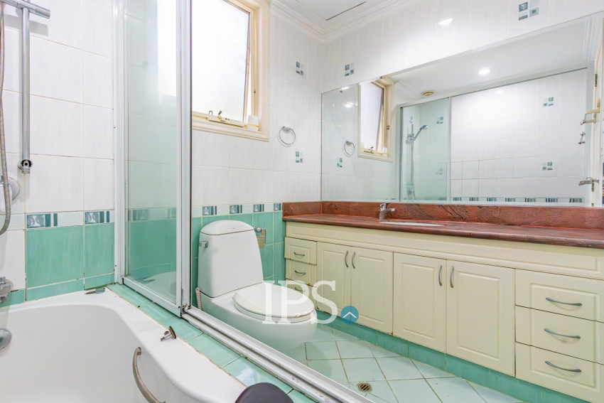 3 Bedroom Villa For Rent - Teuk Thla, Sen Sok, Phnom Penh