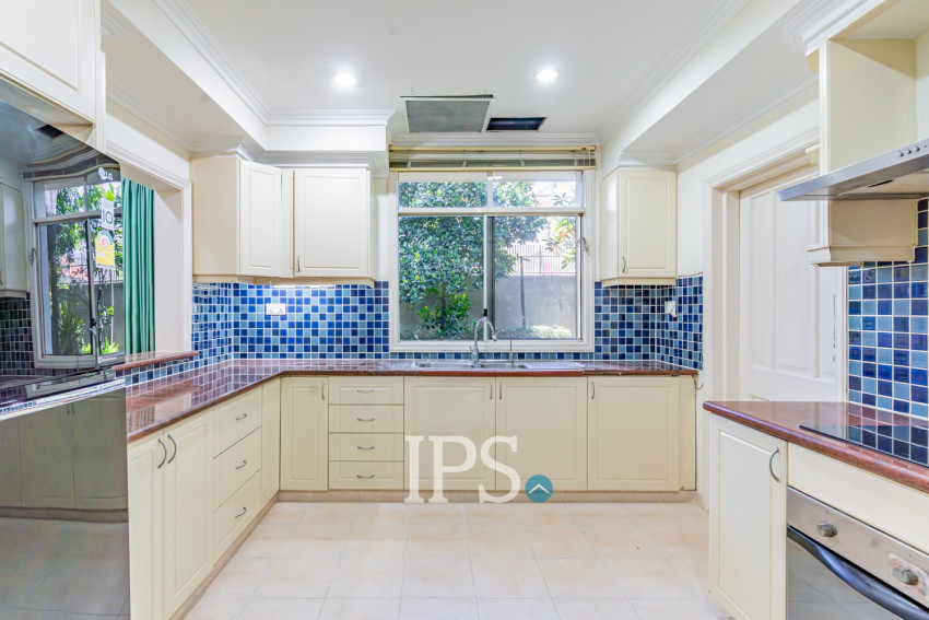 3 Bedroom Villa For Rent - Teuk Thla, Sen Sok, Phnom Penh