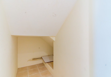 3 Bedroom Villa For Rent - Teuk Thla, Sen Sok, Phnom Penh thumbnail