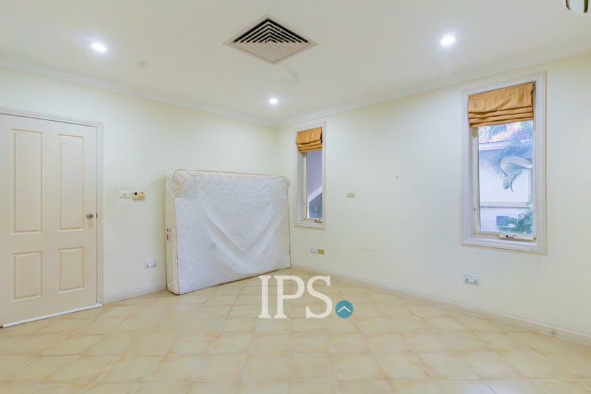 3 Bedroom Villa For Rent - Teuk Thla, Sen Sok, Phnom Penh
