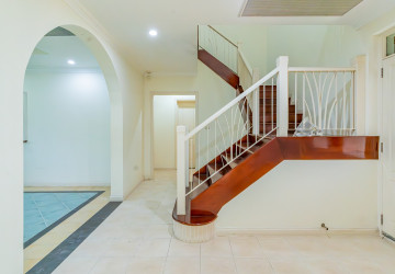 3 Bedroom Villa For Rent - Teuk Thla, Sen Sok, Phnom Penh thumbnail